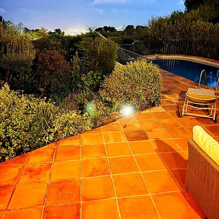 In Pueblo With Private Pool And Sea Views And Four Bedrooms Mijas
